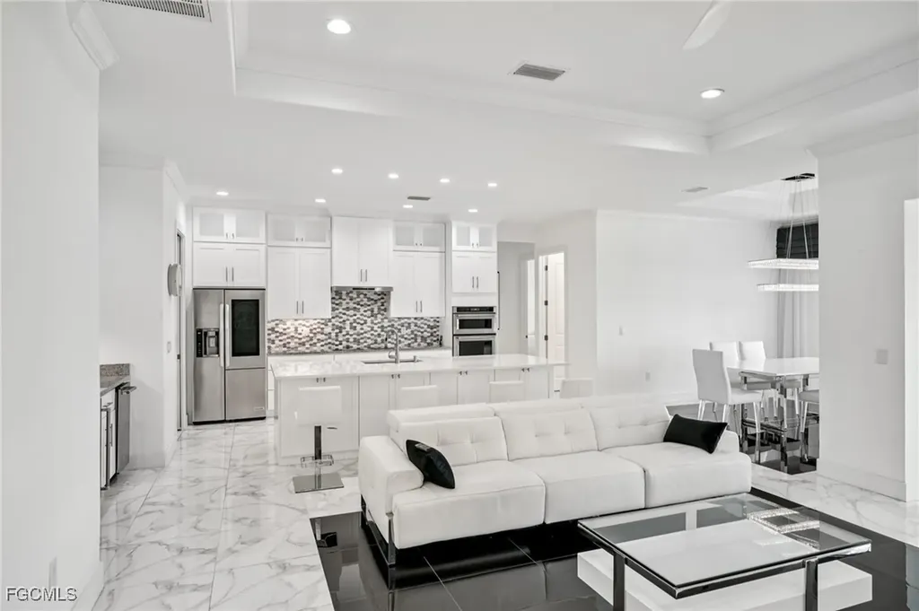 21 SW 21st Street Cape Coral FL 33991