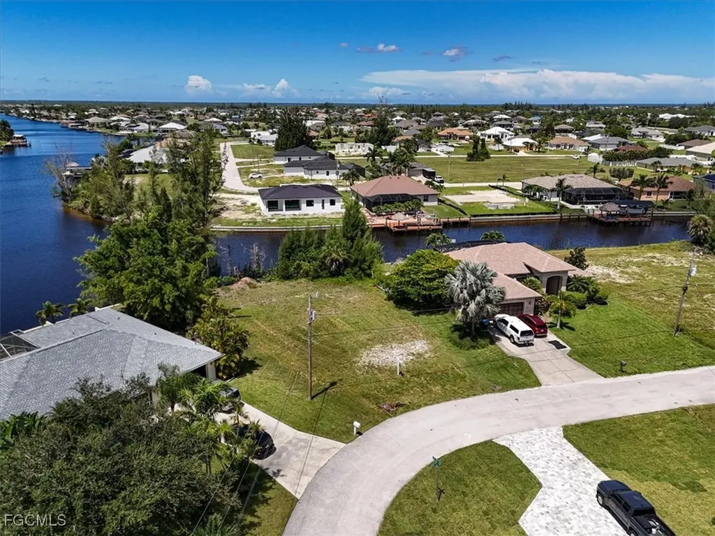 2300 NW 34 Avenue Cape Coral FL 33993