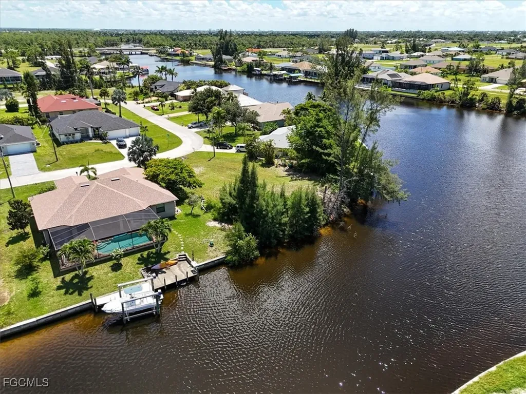 2300 NW 34 Avenue Cape Coral FL 33993