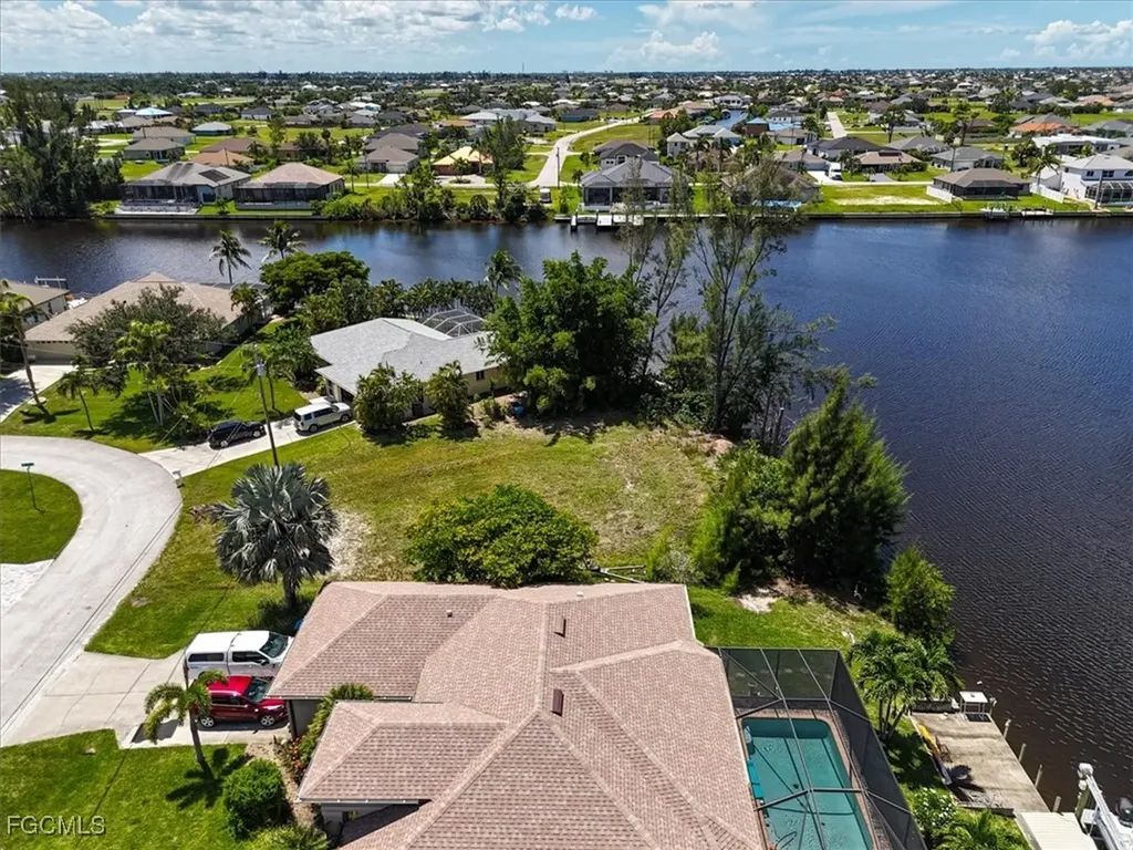 2300 NW 34 Avenue Cape Coral FL 33993