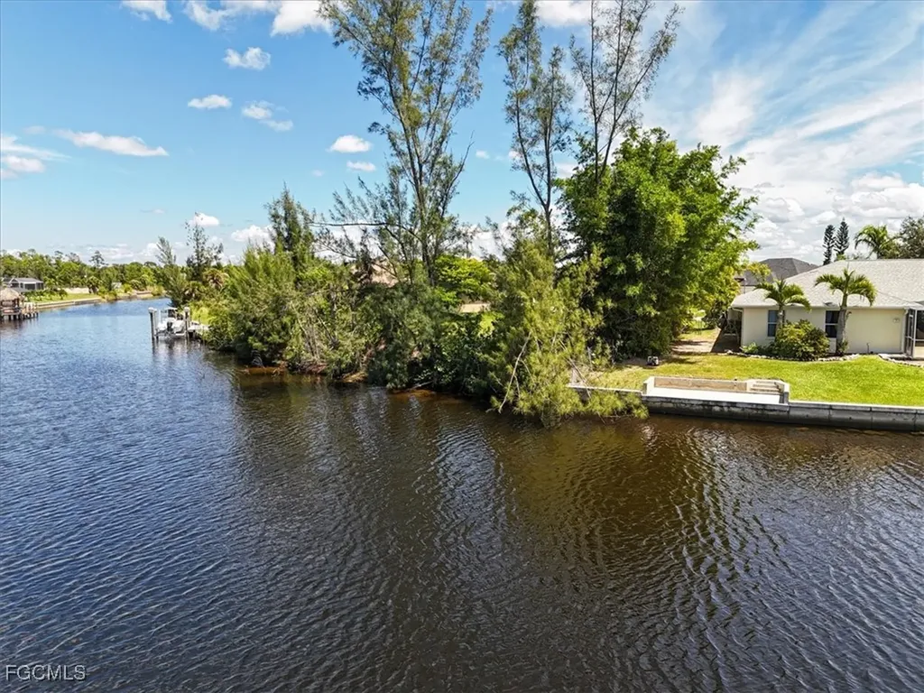 2300 NW 34 Avenue Cape Coral FL 33993