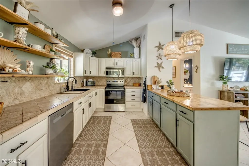 10600 Habitat Trail Bokeelia FL 33922