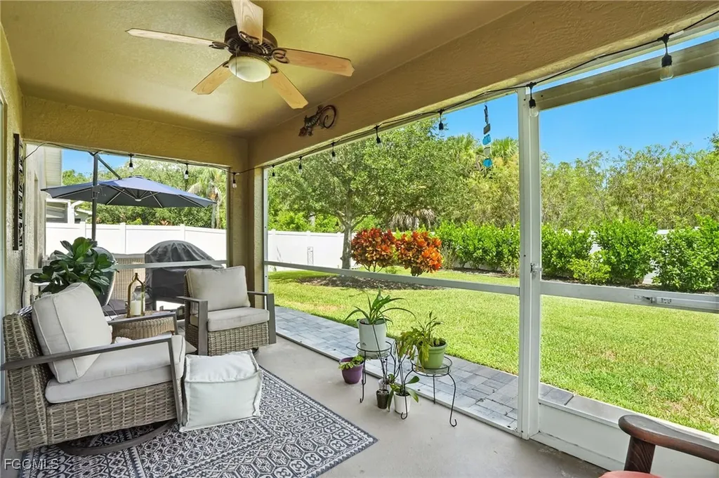 9740 Gladiolus Bulb Loop Fort Myers FL 33908