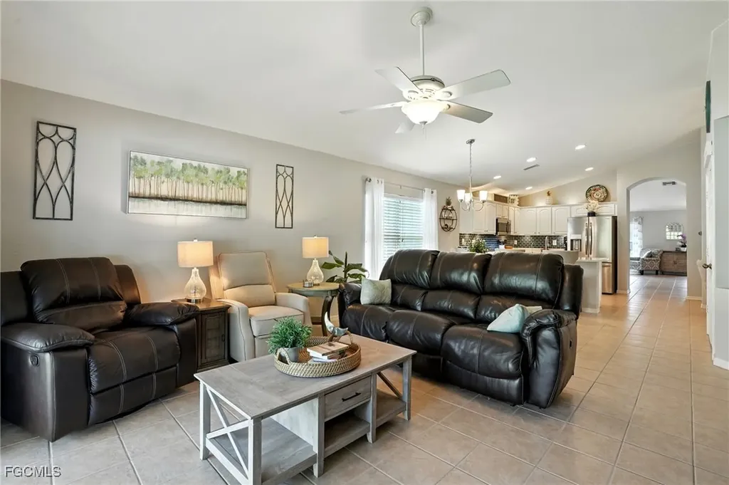 9740 Gladiolus Bulb Loop Fort Myers FL 33908