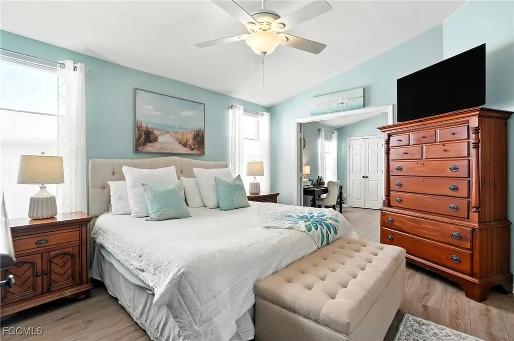 9740 Gladiolus Bulb Loop Fort Myers FL 33908