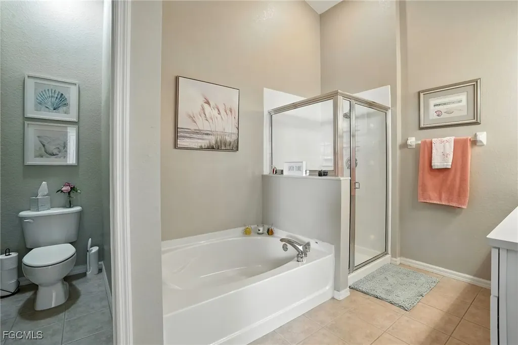 9740 Gladiolus Bulb Loop Fort Myers FL 33908