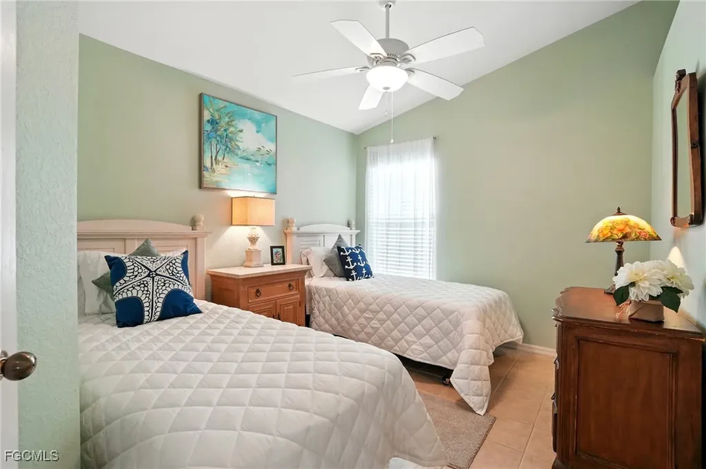 9740 Gladiolus Bulb Loop Fort Myers FL 33908