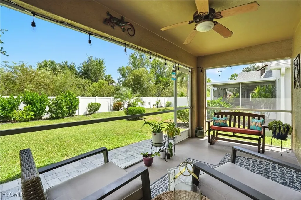 9740 Gladiolus Bulb Loop Fort Myers FL 33908