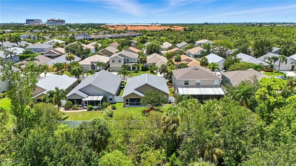 9740 Gladiolus Bulb Loop Fort Myers FL 33908