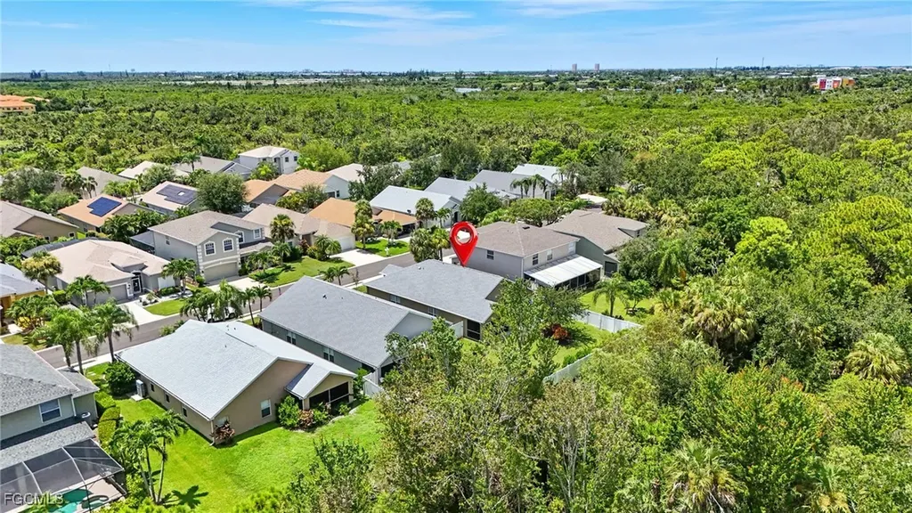 9740 Gladiolus Bulb Loop Fort Myers FL 33908