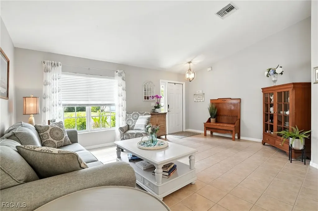 9740 Gladiolus Bulb Loop Fort Myers FL 33908