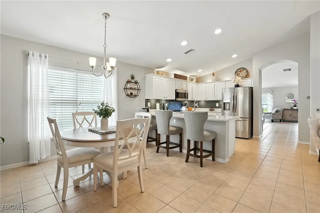 9740 Gladiolus Bulb Loop Fort Myers FL 33908