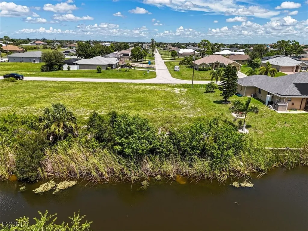 1800 NW 2 Terrace Cape Coral FL 33993