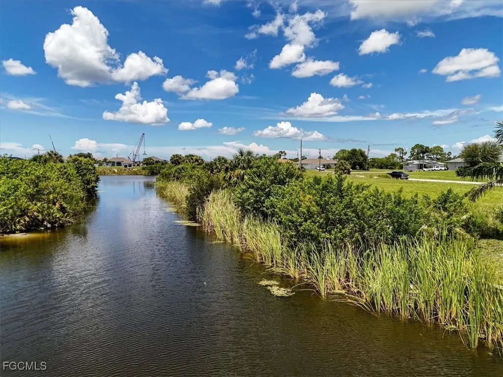 1800 NW 2 Terrace Cape Coral FL 33993