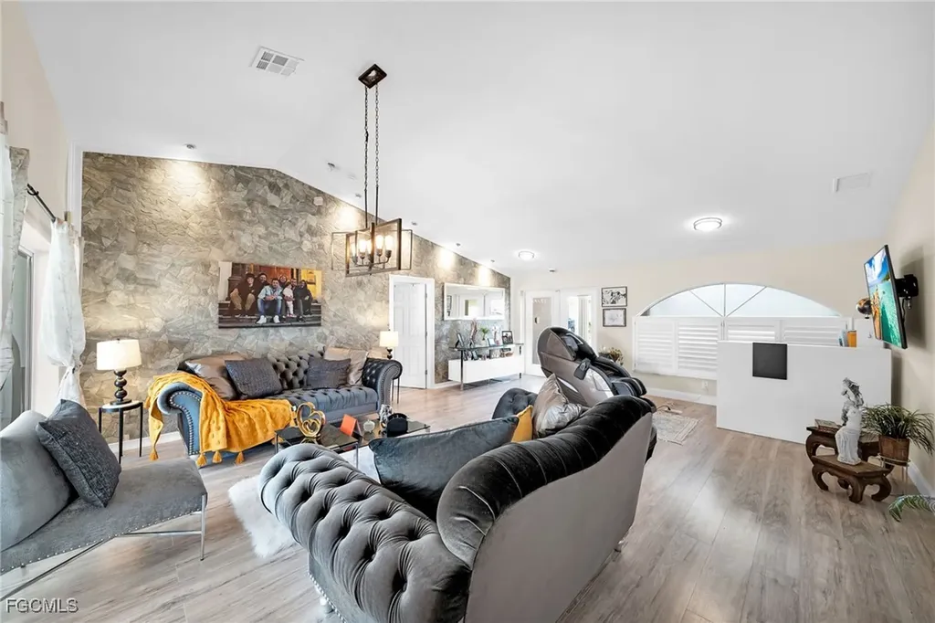 1817 SW 22nd Terrace Cape Coral FL 33991