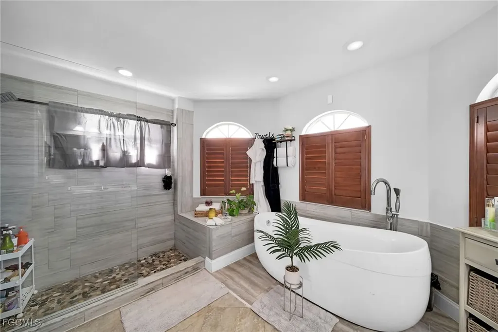 1817 SW 22nd Terrace Cape Coral FL 33991