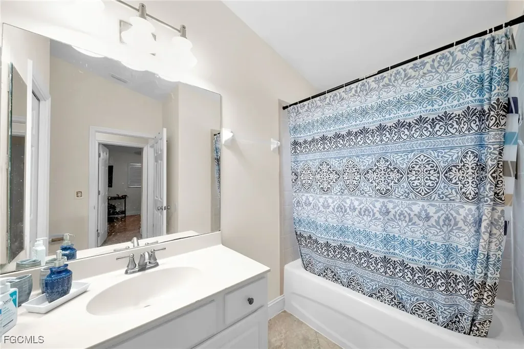 1817 SW 22nd Terrace Cape Coral FL 33991