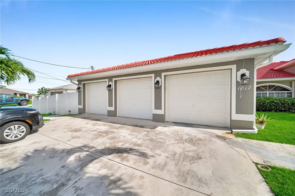 1817 SW 22nd Terrace Cape Coral FL 33991