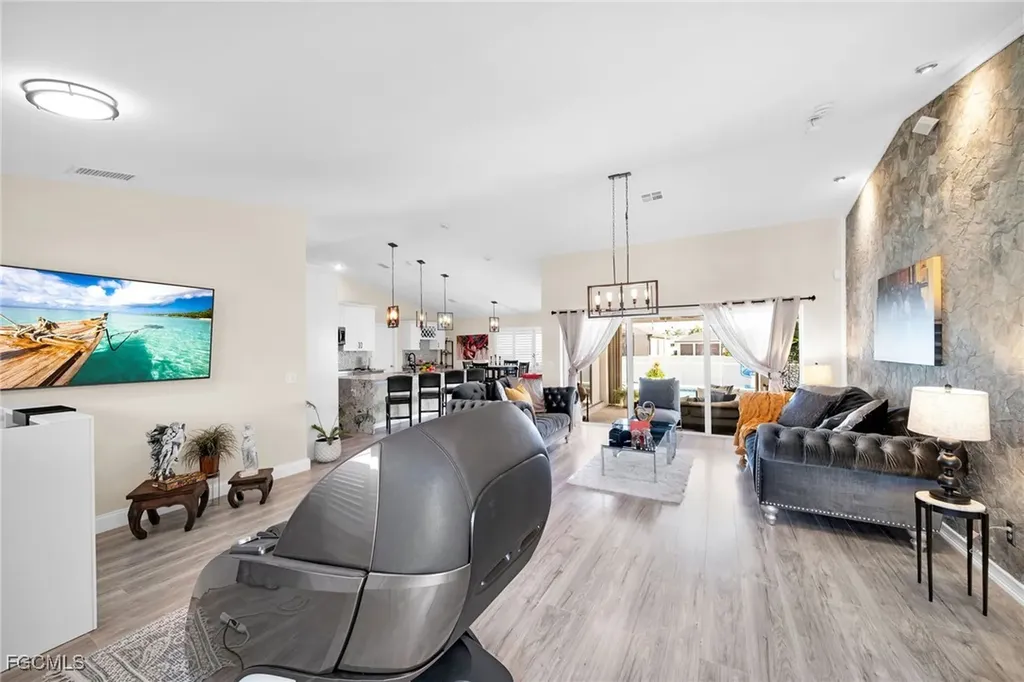 1817 SW 22nd Terrace Cape Coral FL 33991