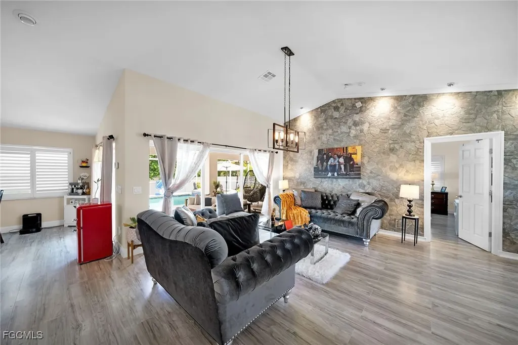 1817 SW 22nd Terrace Cape Coral FL 33991