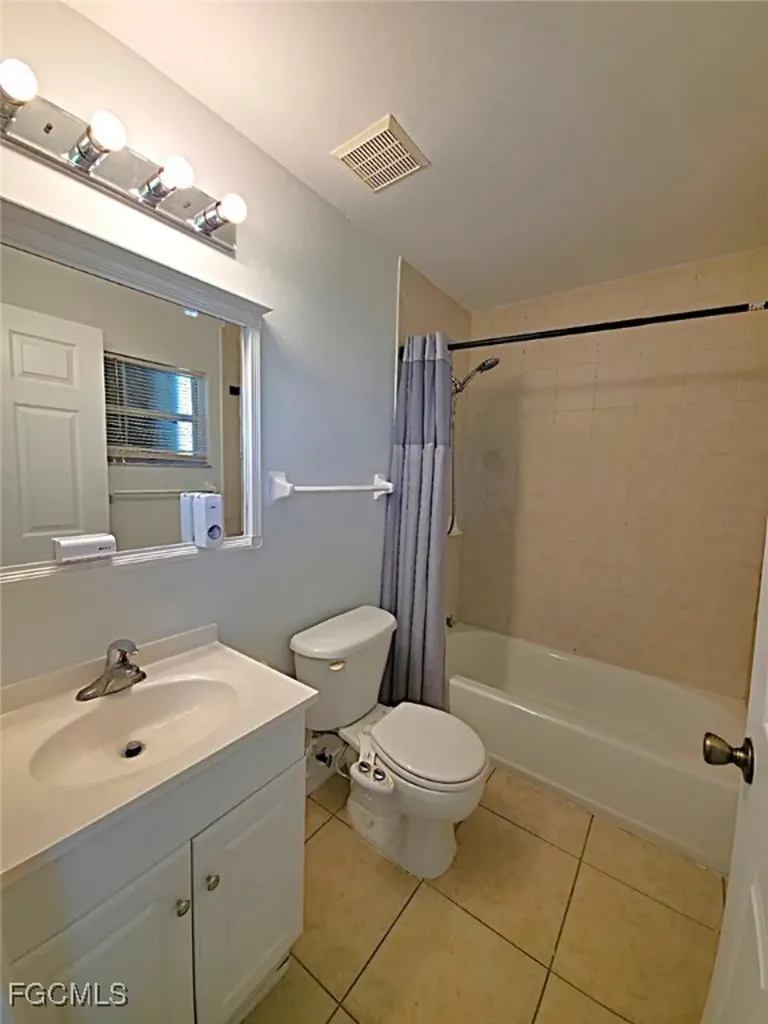 2211 NE 15th Lane Cape Coral FL 33909