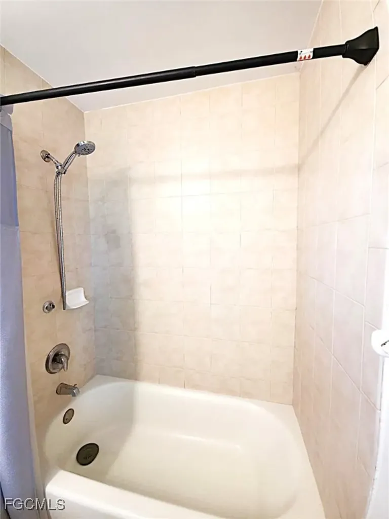2211 NE 15th Lane Cape Coral FL 33909