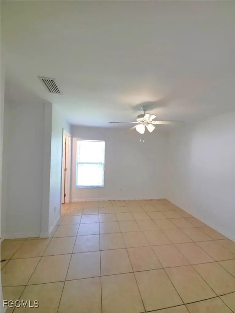 2211 NE 15th Lane Cape Coral FL 33909