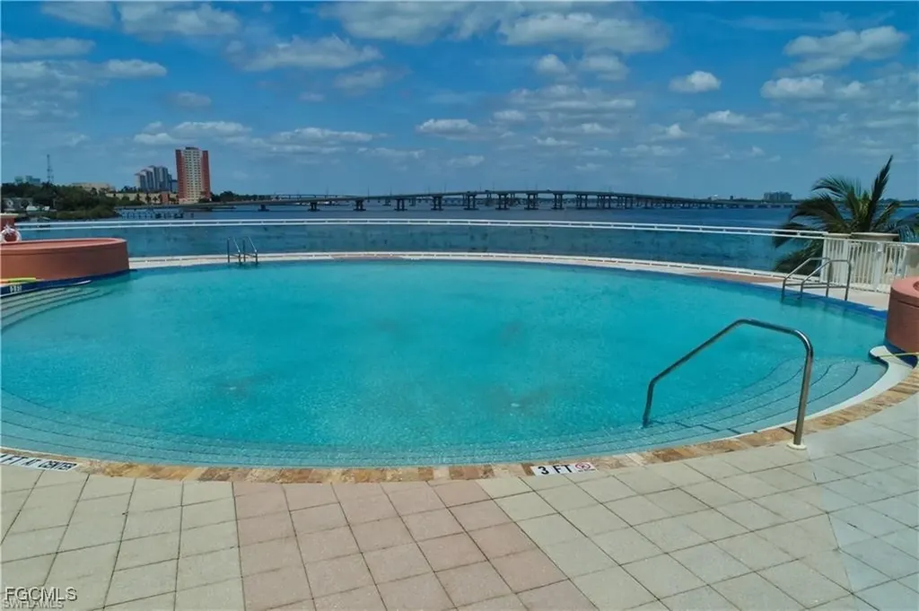 2745 1st Street Fort Myers FL 33916