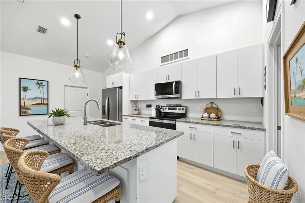 9048 Lamkin Circle Labelle FL 33935