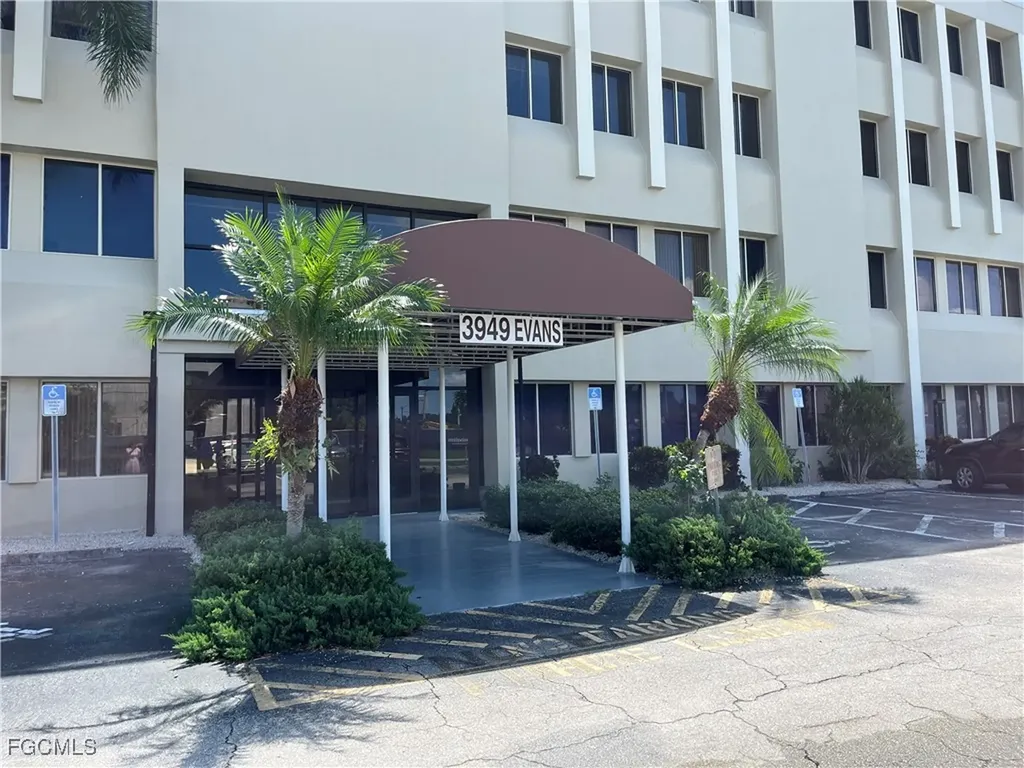 3949 Evans Avenue Fort Myers FL 33901