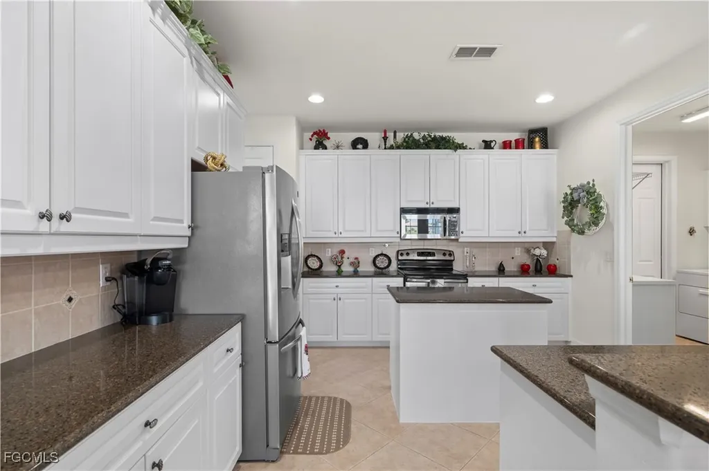 9009 Paseo De Valencia Street Fort Myers FL 33908