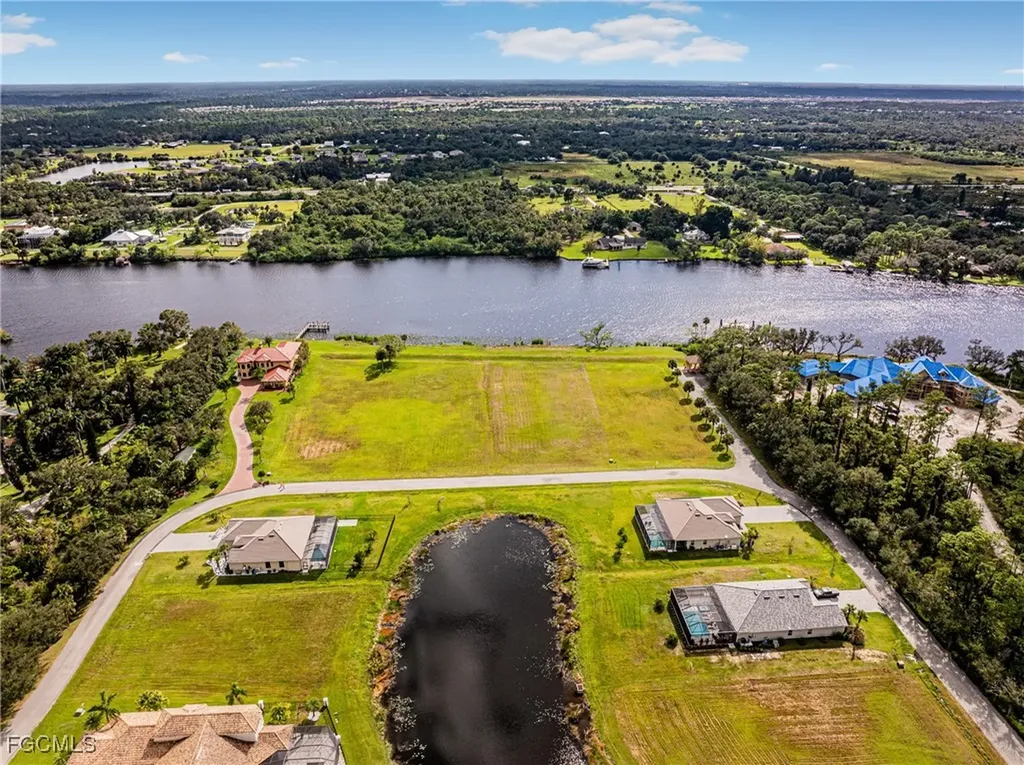 17109 Serengeti Circle Alva FL 33920