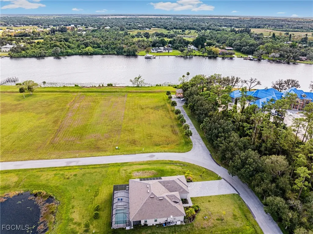 17109 Serengeti Circle Alva FL 33920