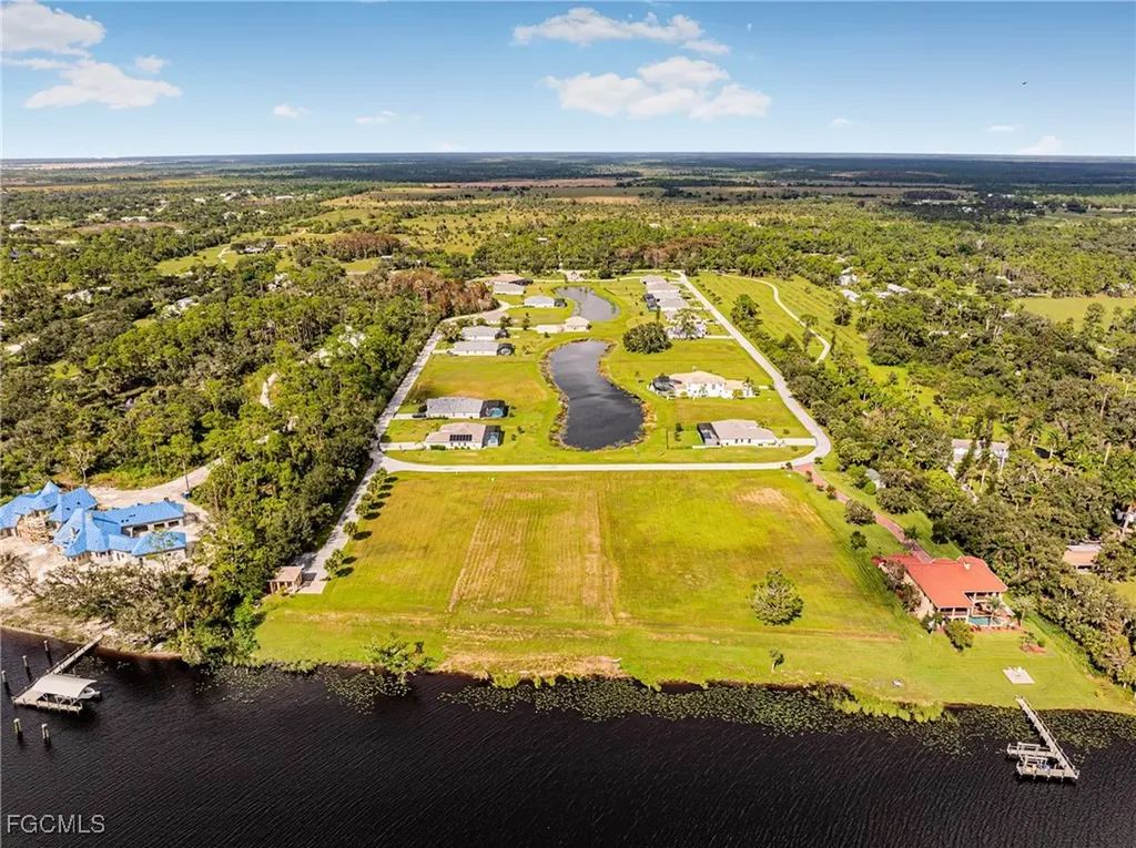 17109 Serengeti Circle Alva FL 33920