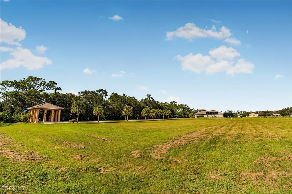 17109 Serengeti Circle Alva FL 33920