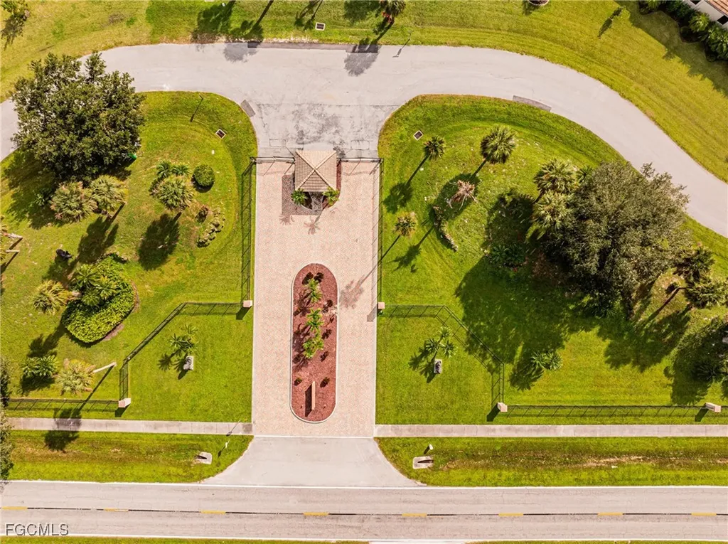 17109 Serengeti Circle Alva FL 33920