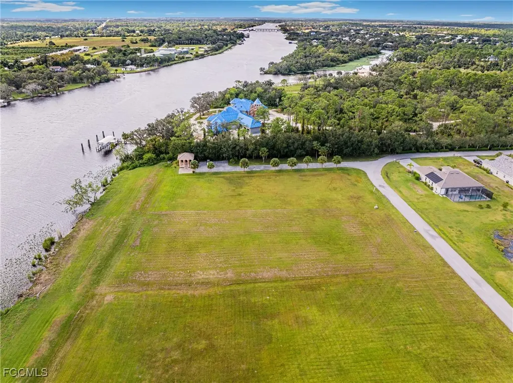 17109 Serengeti Circle Alva FL 33920