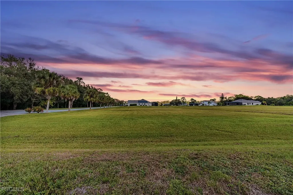 17109 Serengeti Circle Alva FL 33920