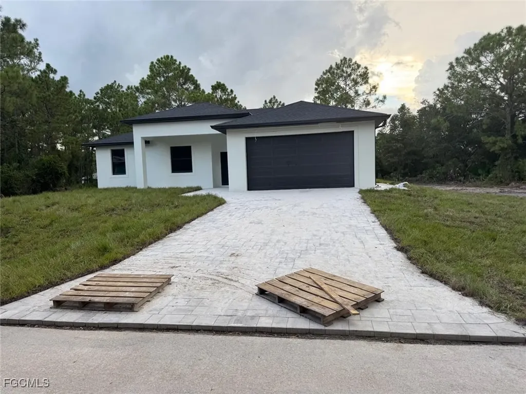 2217 Jefferson Avenue Alva FL 33920