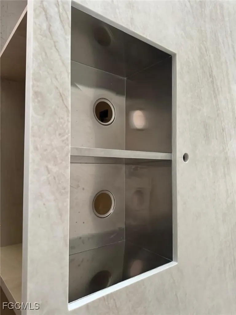 2217 Jefferson Avenue Alva FL 33920