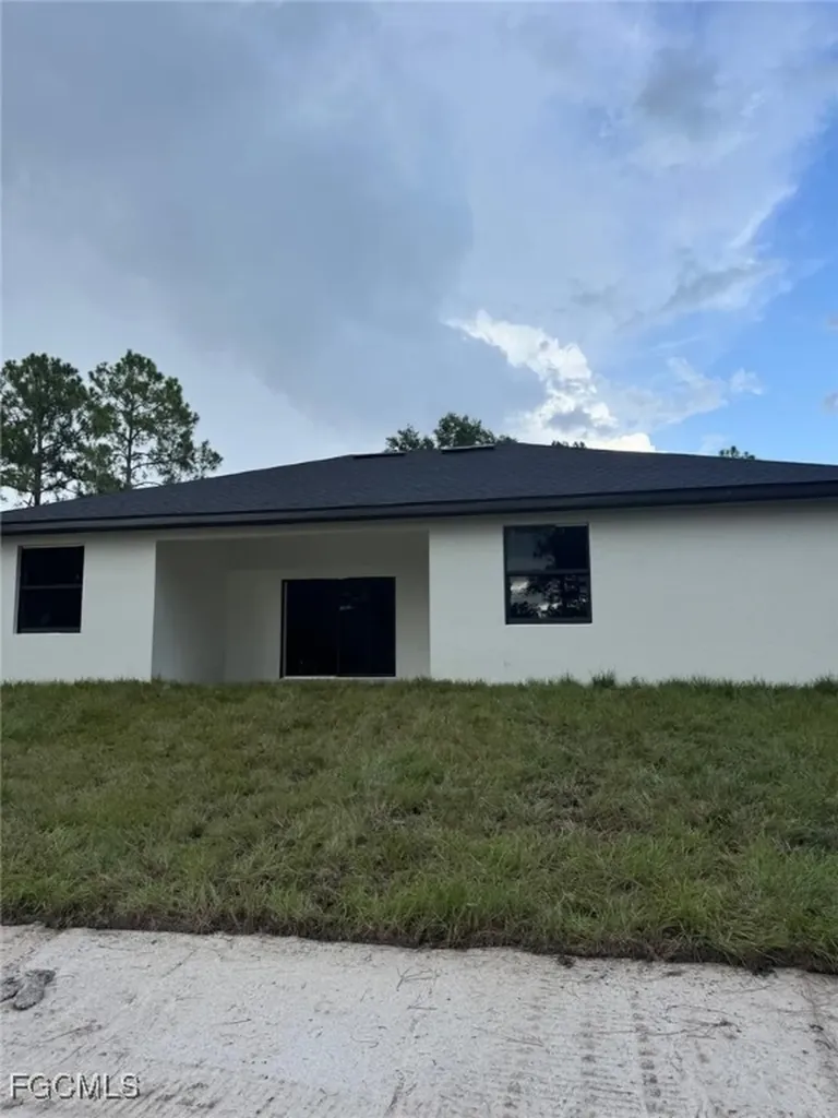 2217 Jefferson Avenue Alva FL 33920