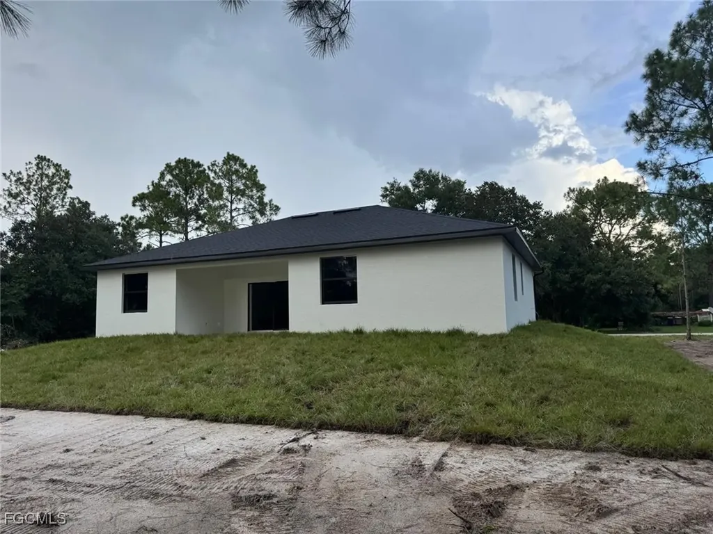 2217 Jefferson Avenue Alva FL 33920