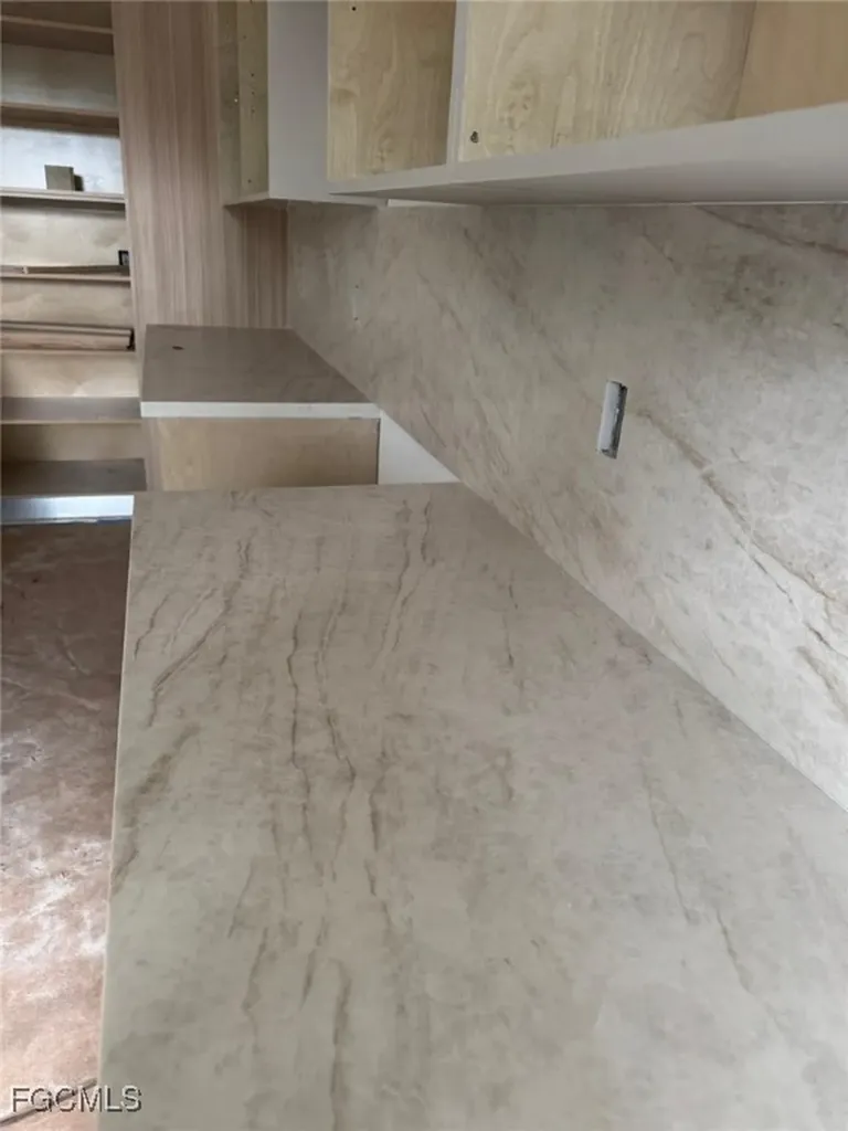 2217 Jefferson Avenue Alva FL 33920