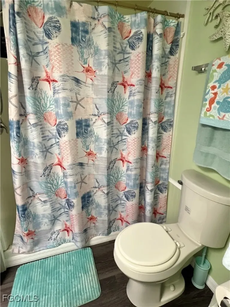 290 Valencia Drive Fort Myers FL 33905