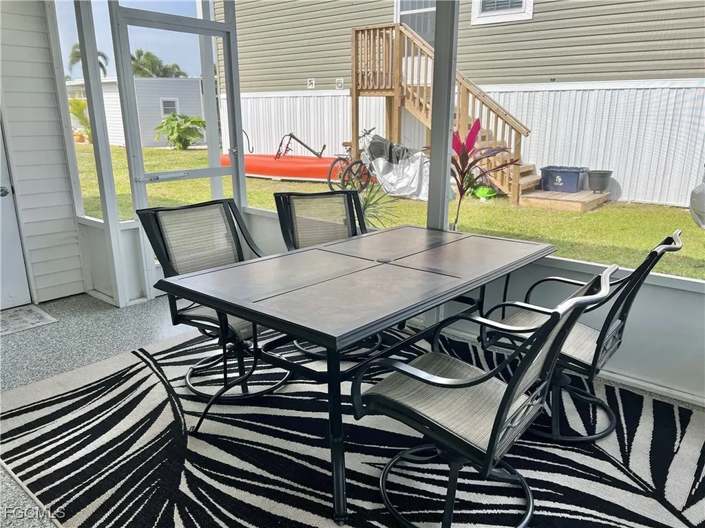 290 Valencia Drive Fort Myers FL 33905