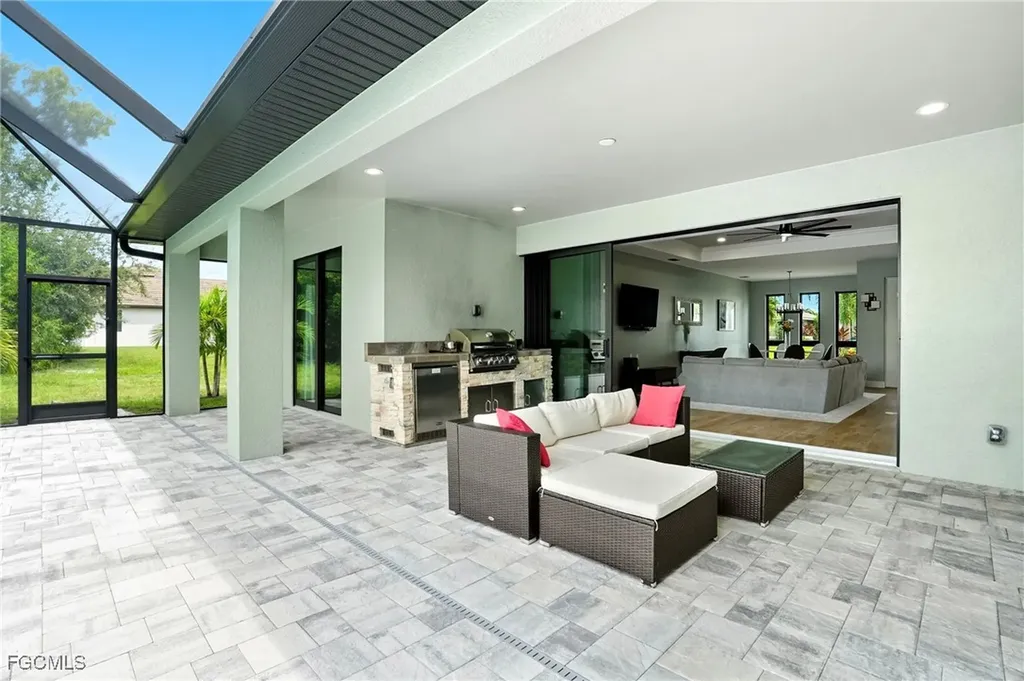 1418 SW 1st Place Cape Coral FL 33991