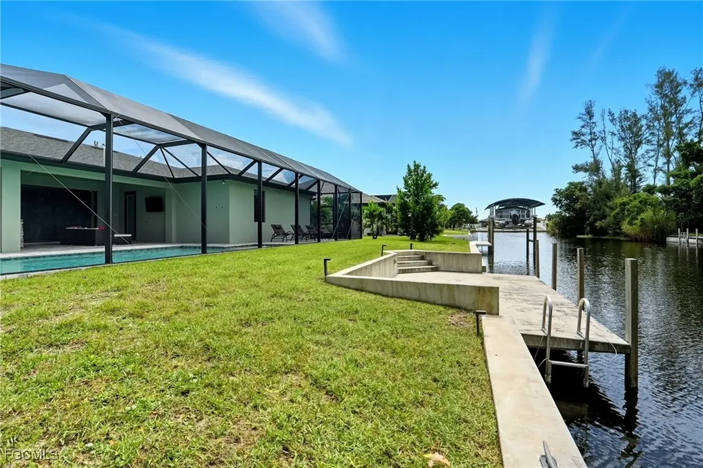 1418 SW 1st Place Cape Coral FL 33991