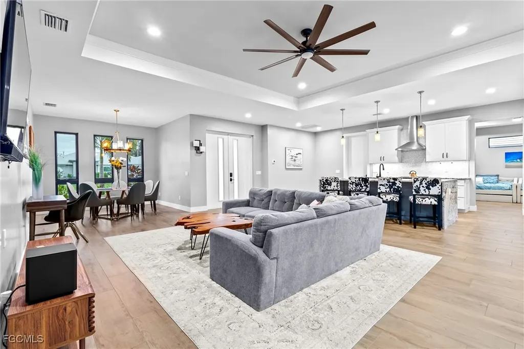 1418 SW 1st Place Cape Coral FL 33991