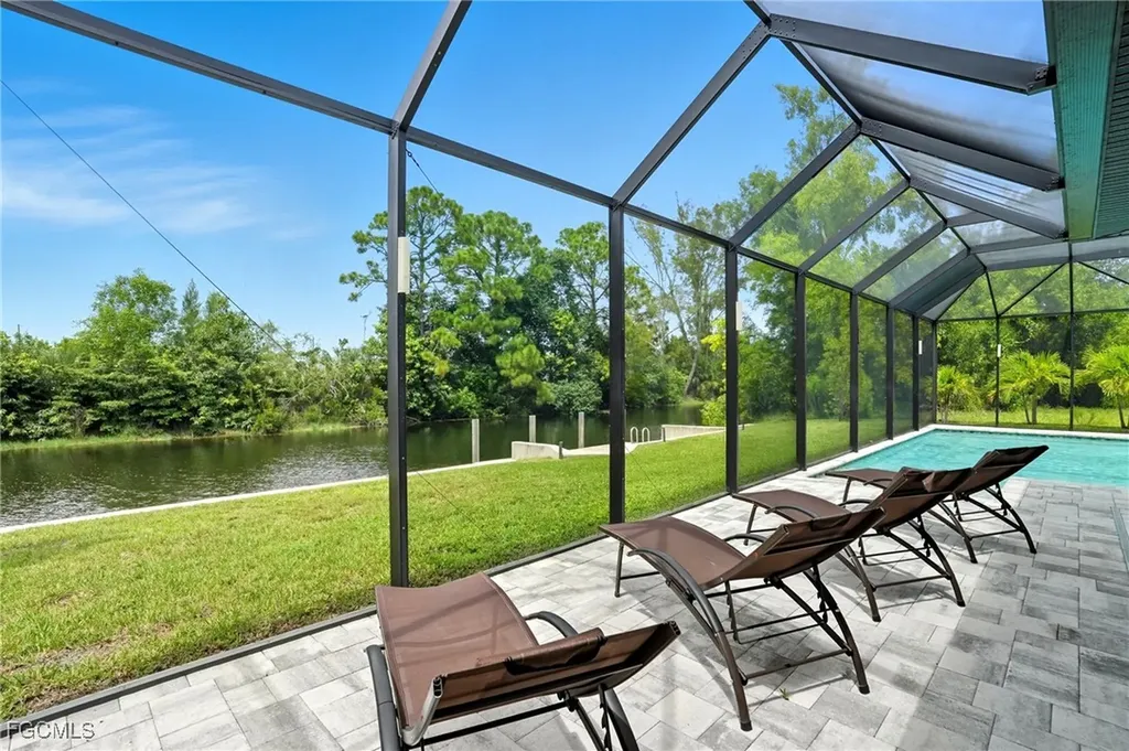 1418 SW 1st Place Cape Coral FL 33991