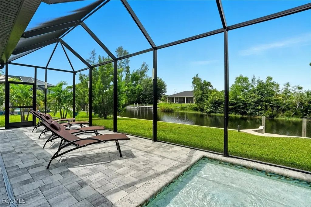 1418 SW 1st Place Cape Coral FL 33991